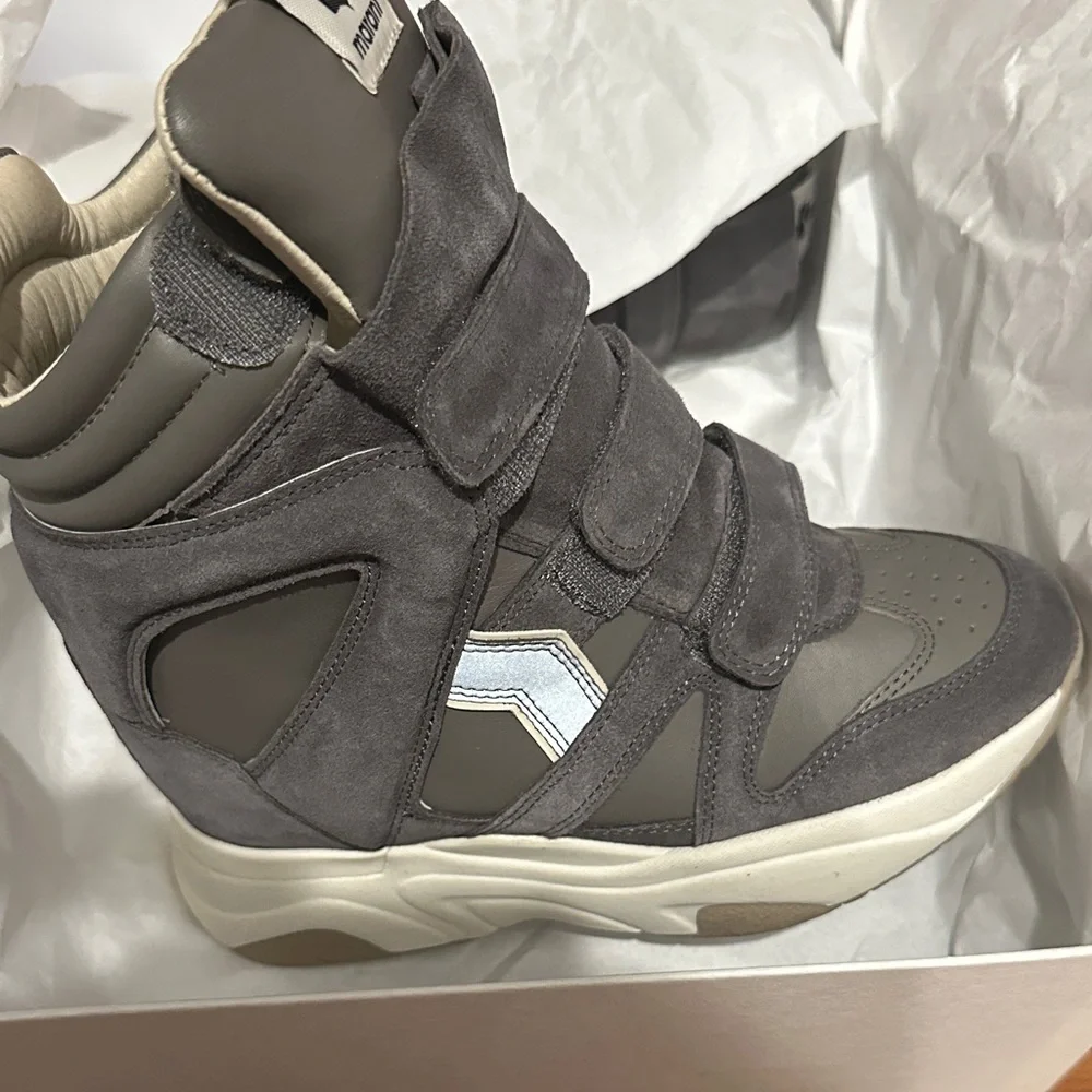 Isabel Marant Gray and Cream Sneakers - Picture 2 of 13